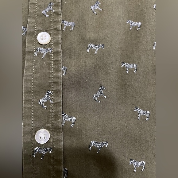 Banana Republic men’s small Luxe Poplin button-down shirt, zebra print olive - Picture 2 of 4